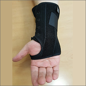 Neutral wrist splint