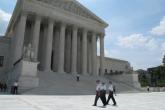 Supreme Court strikes down abortion clinic buffer zones